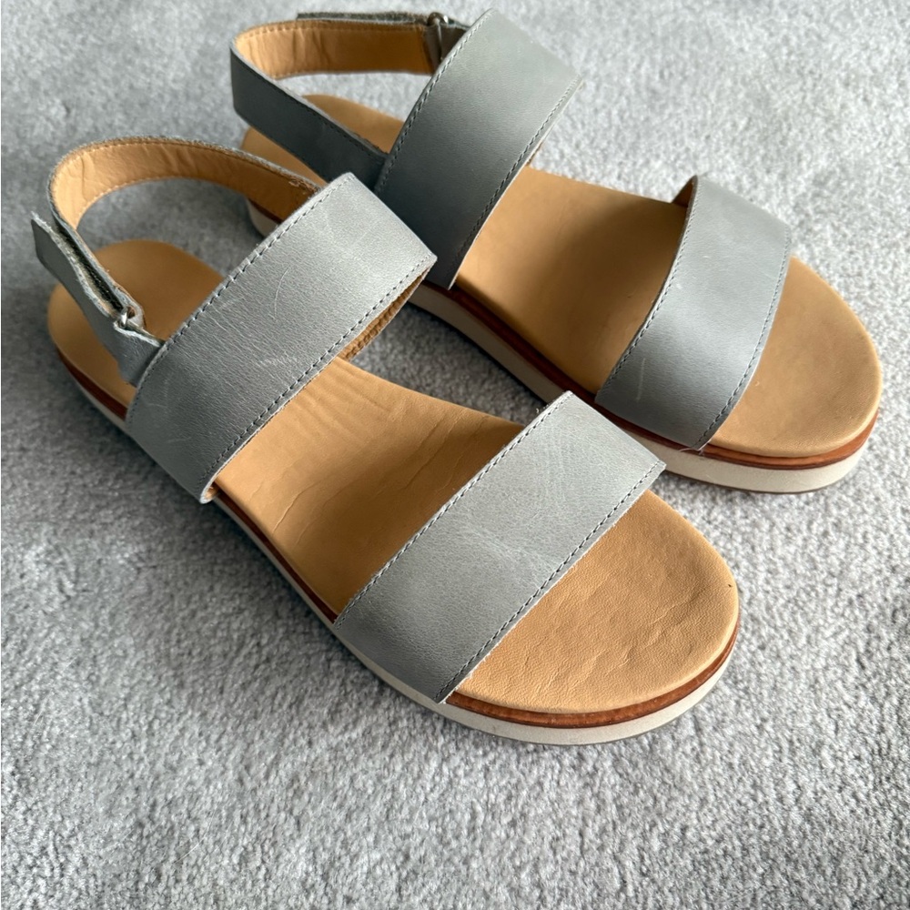 Nicole Go-To Flatform Sandals in Gray Leather